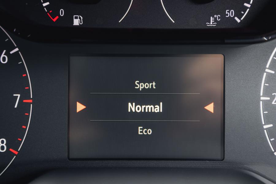 Панель приборов Vauxhall Corsa Ultimate (F) 2019 года  (фото 69 из 75)